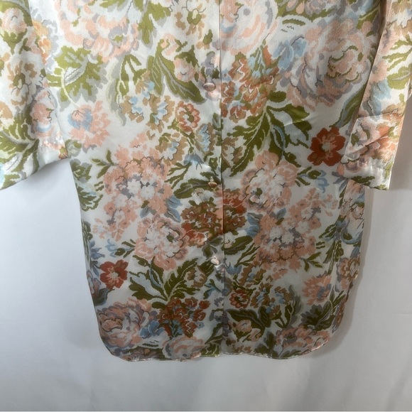 Vintage Intimates & Sleepwear Floral Satin Blouse Vanity Fair
Button-Up M - Picture 4 of 9